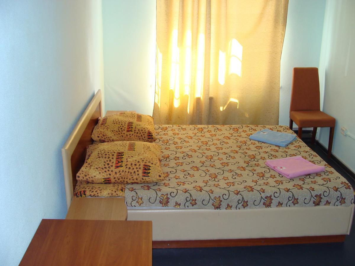 Hotel Adel Kiew Exterior foto